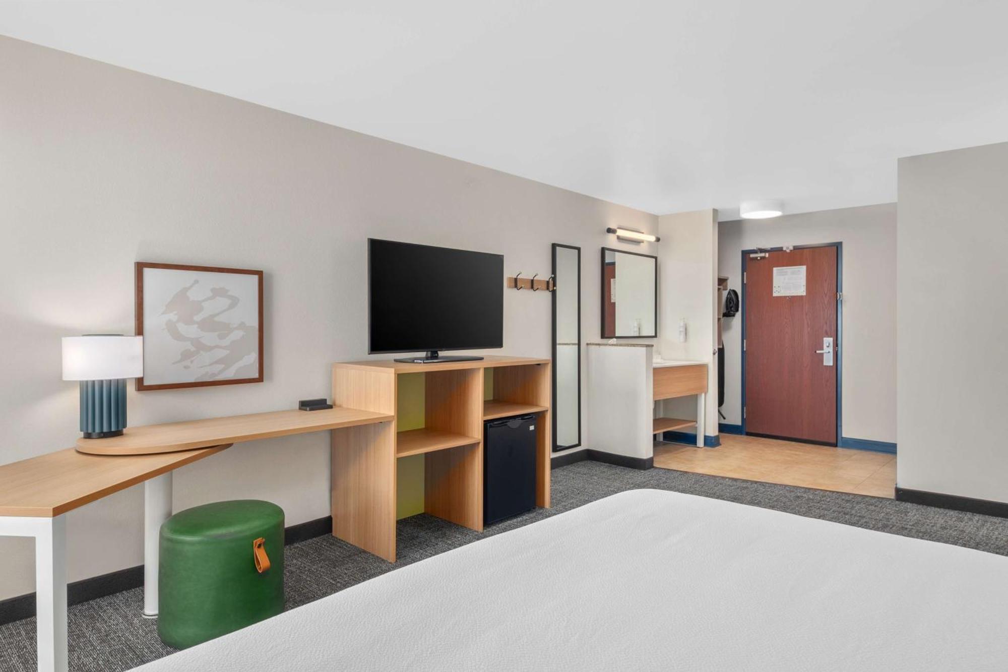Spark By Hilton Minot Bagian luar foto