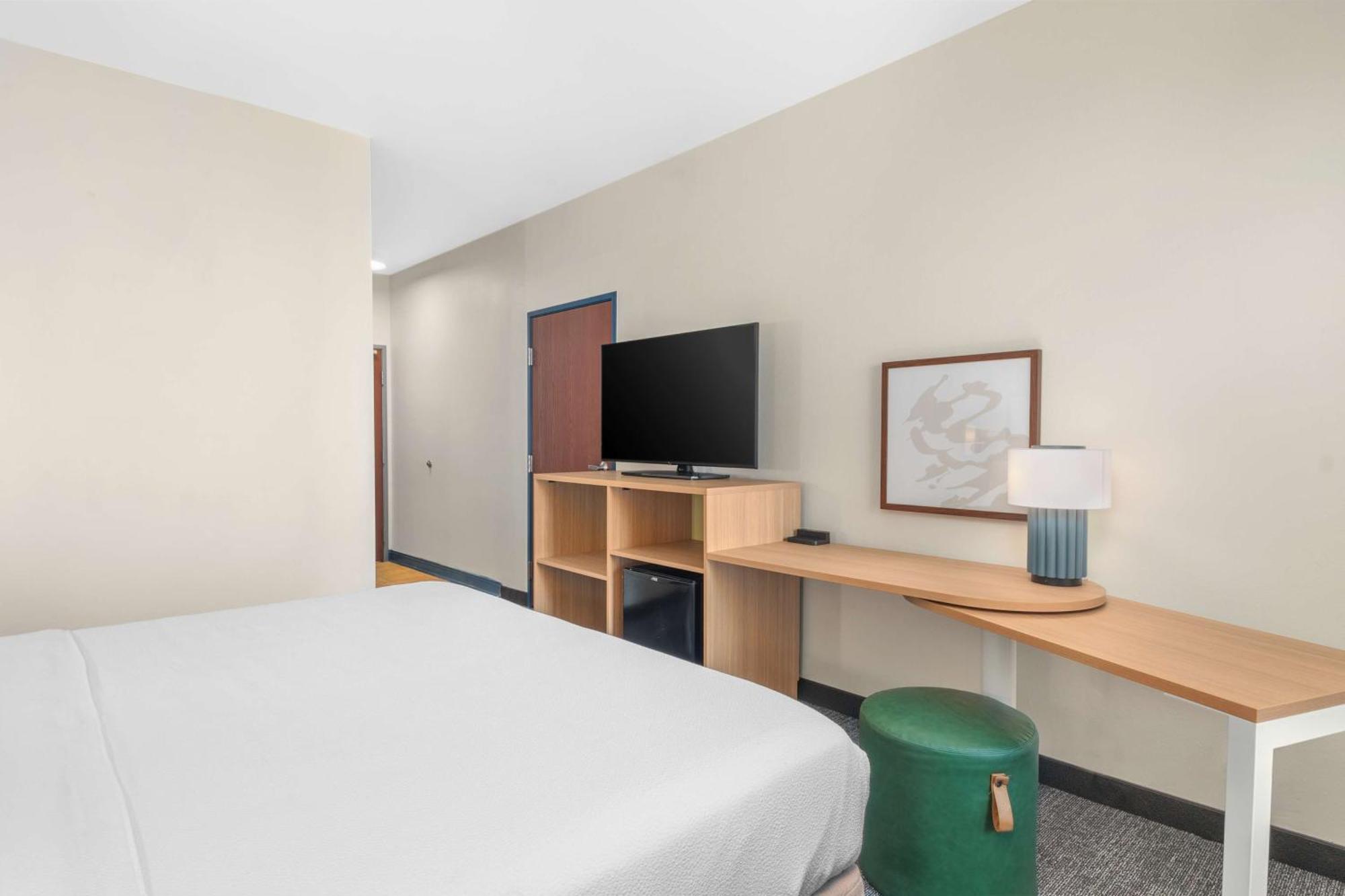 Spark By Hilton Minot Bagian luar foto