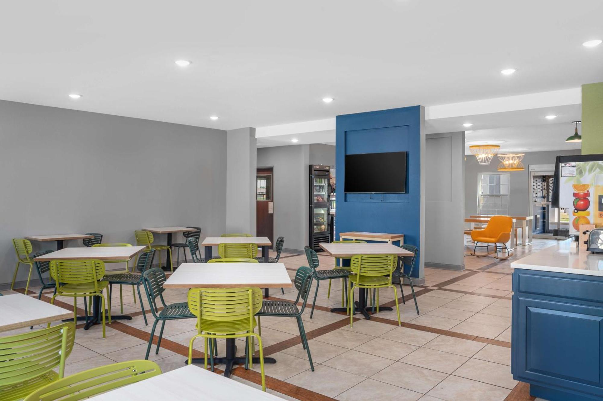 Spark By Hilton Minot Bagian luar foto