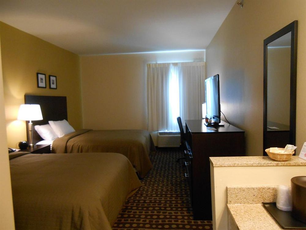 Spark By Hilton Minot Bagian luar foto